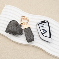 Pendentif en forme de cœur avec motif diamant, cordon tressé personnalisé en cuir, parfait comme breloque de sac ou porte-clés
