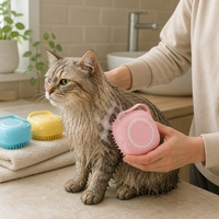 Brosse et peigne de bain pour animaux de compagnie (chiens et chats) en silicone, outil de massage et de nettoyage sous la douche, rechargeable
