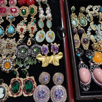 Anting-anting Stud Bola Zirkon Mewah, Bahan Paduan Seng, Potongan Asscher, Lapisan Emas, Gaya Vintage, Grosir OEM ODM Wanita