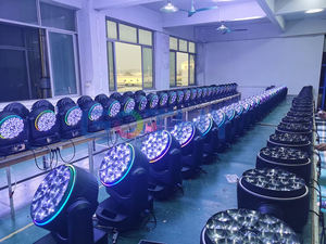 En Stock: Luz Móvil LED Beye 19x40W RGBW con Zoom, Efecto de Caleidoscopio Pixel y Haz de Luz Brillante - Product Image 4