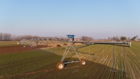 Vente agricole : Système d'irrigation par aspersion à pivot central métallique intégré à l'IoT, avec moteur de boîte de vitesses et pompe, pour machines d'irrigation agricole