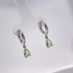 ต่างหูจี้ทรงเรขาคณิตคลาสสิก Tianyu Gems สำหรับผู้หญิง ทำจากทองเหลืองชุบทอง ประดับด้วยเพชรสังเคราะห์ทรงลูกแพร์สีเขียว - Product Image 4