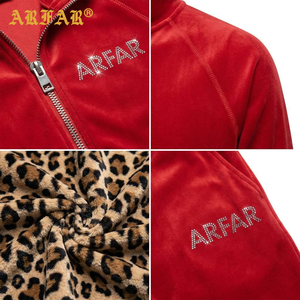Completo da donna in <span class=keywords><strong>velluto</strong></span> 2 pezzi personalizzato autunno/inverno <span class=keywords><strong>con</strong></span> strass, felpa <span class=keywords><strong>con</strong></span> cappuccio e <span class=keywords><strong>pantaloni</strong></span> in <span class=keywords><strong>velluto</strong></span> <span class=keywords><strong>con</strong></span> stampa leopardata, stile Y2K streetwear - Product Image 2
