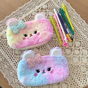 Étui à crayons en forme d'ours en peluche mignon et coloré, en tissu pelucheux, avec un charme féminin et adapté aux étudiants. - Product Image 5
