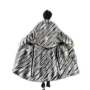 <span class=keywords><strong>Manteau</strong></span> d'hiver de luxe pour femmes longue fourrure de vison véritable <span class=keywords><strong>avec</strong></span> coton tissu tissé noir <span class=keywords><strong>blanc</strong></span> motif imprimé <span class=keywords><strong>ceinture</strong></span> de mode pour femmes - Product Image 1