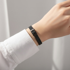 Pulsera de malla de acero inoxidable, correa de reloj ajustable, brazalete para hombres y mujeres, accesorio de joyería - Product Image 4
