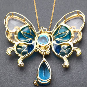 Colgante de mariposa neogótico de la serie Otherworld, de silicona y plata 925, con forma de corazón, chapado e incrustado con ónix, joyería vintage con ventana de esmalte - Product Image 3