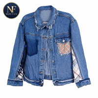 Vestes en jean d'occasion pour femmes - Stock excédentaire de commerce extérieur, marchandises de seconde main pour stands de rue et diffusion en direct, en balles de déchets