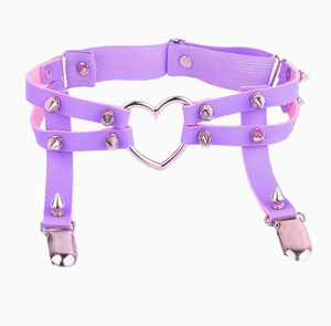 Ceinture porte-jarretelles double en alliage d'aluminium style Harajuku Punk pour femme, avec design en forme de cœur, broderie à la main et boucle de jambe à rivets cloutés - Product Image 4