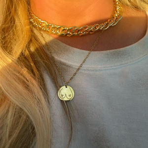 Collar con nombre personalizado chapado en oro de 18k, joyería de acero inoxidable, colgante de disco grabado de gemelos - Product Image 5