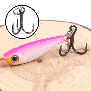 Appât vibrant à trois crochets leurre rotatif en métal avec gabarits en plastique légers et durables - Product Image 4