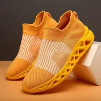 Chaussures d'été décontractées à bout fermé pour hommes, baskets en maille respirante, légères, semelle EVA souple, résistantes aux chocs, confortables, grande taille