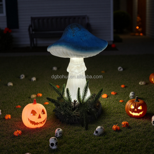 Adornos de Jardín de Halloween con Hongos Venenosos y Vegetación Realista - Product Image 6