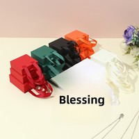 Boîte de transport en carton mat A1 avec ruban satiné et poignée supérieure, estampage doré, pour emballage cadeau de bijoux archivistiques, personnalisable