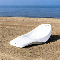 Chaise longue de piscine en fibre de verre – Qualité commerciale – Chaise longue moderne ergonomique en forme de S – Résistante aux UV et à la corrosion – Pliante et découpable