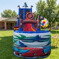 Toboggan aquatique gonflable géant personnalisé en forme de bateau pirate et de requin, parcours d'obstacles gonflable long sur le thème de l'aventure pour la location événementielle