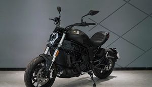 <span class=keywords><strong>Benelli</strong></span> <span class=keywords><strong>502C</strong></span> - Motocicleta Bobber Cruiser de 500cc y Dos Cilindros, Diseño Retro para Viajes Urbanos y Cortos - Product Image 4