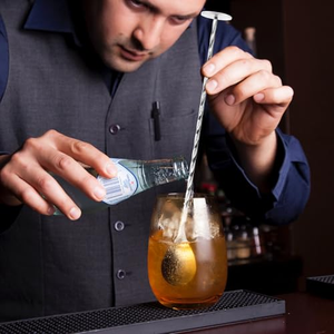 Juego de Coctelera de Acero Inoxidable de 3 Piezas, Capacidad de 700 ml, Diseño Moderno y Sostenible para Uso en Casa, Bar o Discoteca - Product Image 4