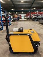 Compacteur routier manuel à double tambour RWYL31B avec moteur Honda, idéal pour le compactage de petites fosses, d'asphalte, de gravier et de sols.