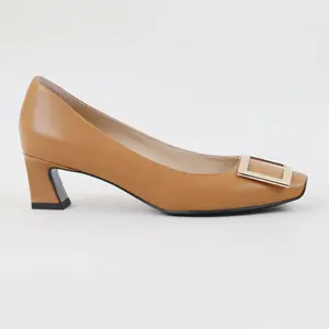 รองเท้าหนังแท้สีส้มหัวเหลี่ยมสำหรับผู้หญิงรองเท้าส้นเตี้ยรองเท้าส้นเตี้ยสำหรับงานแต่งงาน