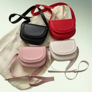Atacado bloqueio moda carta bolsas femininas senhoras correntes bolsas femininas 2024 botão sacos de escritório grandes novo design na moda
