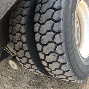 Pneus semi tout-terrain les moins chers 12R22.5 Pneus 11R22.5 Radiaux 22.5 Pneus de camion en gros 12.00R20 - Product Image 1