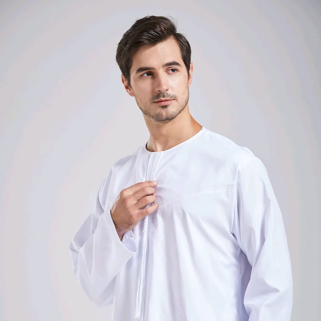 Yeni tasarım toptan yüksek kalite beyaz orta doğu yuvarlak boyun arap elbise thobes dubai müslüman erkek giyim islam qamis
