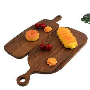 Planche à découper en bois de noyer noir de style japonais 40x14x1.5cm rectangulaire avec poignée pour usage en cuisine - Product Image 5