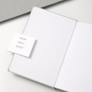 Vollständig Anpassbares Lehrer-Wellness-Tagebuch mit Leineneinband Täglicher Reset-Planer mit Wöchentlichen Notizen für Schulpersonal - Product Image 3
