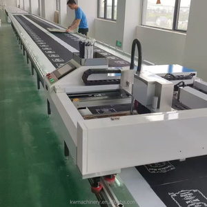 Imprimante à écran plat automatique populaire pour l'impression d'étiquettes et de tissus, machine à imprimer des t-shirts M5676 - Product Image 1