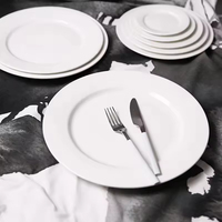 Assiettes en céramique personnalisées en gros, plats de service, assiettes plates en porcelaine blanche bon marché en vrac pour mariage, assiettes personnalisées