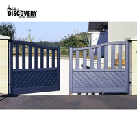 Puertas de puerta de metal de último diseño, sistemas de puerta de entrada de aluminio para exteriores automatizados, puerta batiente de control remoto