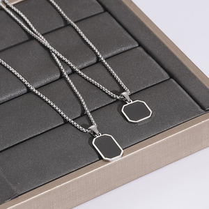 Collares de cadena cuadrados negros de acero inoxidable con efecto de goteo de aceite al por mayor para hombre - Product Image 2