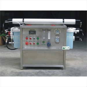 Système de purification et de dessalement d'eau par osmose inverse <span class=keywords><strong>GreenPlanet</strong></span> 3000L/jour avec moteur et pompe - Product Image 1