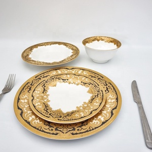 <span class=keywords><strong>Service</strong></span> de table de luxe 16 pièces <span class=keywords><strong>noir</strong></span> Ouzbékistan, nouveau <span class=keywords><strong>service</strong></span> de <span class=keywords><strong>vaisselle</strong></span> en porcelaine dorée gaufrée, assiettes en porcelaine fine pour usage domestique - Product Image 3