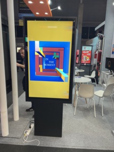 Chất lượng cao 55inch Mini LED màn hình cảm ứng IK10 6 mét tempered glass ngoài trời kiosk signage hiển thị IP67 tiêu chuẩn không thấm nước - Product Image 3