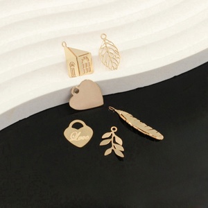 จี้รูปหัวใจเคลือบทองแท้ คุณภาพดี ลายใบไม้สลัก <span class=keywords><strong>ต้น</strong></span>คริสต์มาส <span class=keywords><strong>บ้าน</strong></span>  สำหรับทำสร้อยข้อมือ สร้อยคอ - Product Image 4