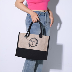 Grand sac fourre-tout oversize pour femmes le week-end Logo personnalisé en toile de coton noire avec motif de lettres à la mode - Product Image 1