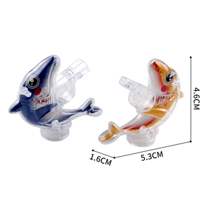 Chine vente en gros nouveau produit Offre Spéciale très drôle pas cher en vrac petits jouets en plastique requin <span class=keywords><strong>poisson</strong></span> sifflet jouet promotionnel pour tube de bonbons - Product Image 1
