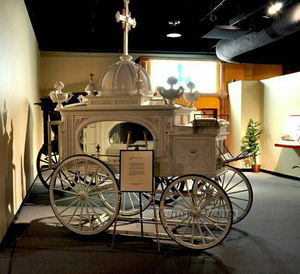 Venta caliente White Hearse Van en Jamaica Funeral Carruaje tirado por manguera para la venta - Product Image 6