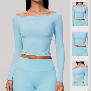 Combinaison de sport respirante à manches longues et ajustée avec logo personnalisé, idéale pour la course et le yoga, avec effet amincissant à la taille - Product Image 1