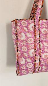 Sac fourre-tout en coton imprimé à la main, réversible, matelassé, à fleurs, pour le shopping, les voyages, ou à porter à l'épaule - Product Image 3