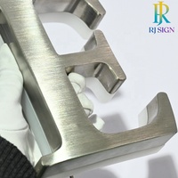 Enseignes lumineuses 3D personnalisées en métal argenté brossé 304 avec rétroéclairage LED pour entreprises, hôtels, bâtiments, murs intérieurs et extérieurs