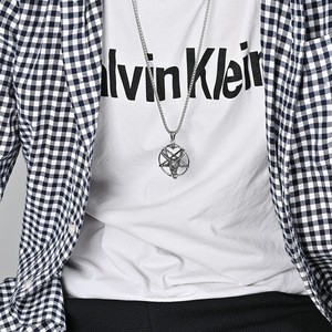 จี้สร้อยคอซาตานสำหรับผู้ชาย สแตนเลส รูปดาวห้าแฉก หัวแกะ สไตล์เรขาคณิต พังก์ แฟชั่น เครื่องประดับ - Product Image 2