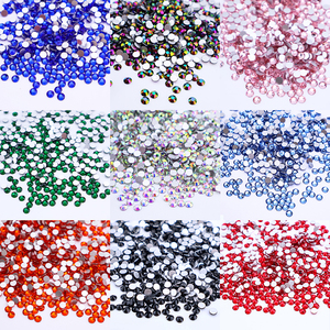 Strass non thermocollants en gros, tailles SS6, SS10, SS16, SS20, SS30, SS34, SS40, pierres en verre cristal à dos plat <span class=keywords><strong>pour</strong></span> décoration dentaire et nail art - Product Image 1