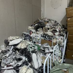 2026 New Arrival in Stock Stock Shoes Mixed Batch Wholesale Ready to Ship - Product Image 2
