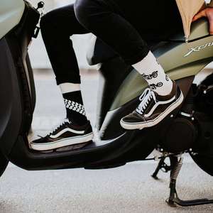 جوارب رجالية مبتكرة وعصرية بتصميم غير متناسق للجنسين، جوارب قطنية مضحكة بتصميم فريد للبيع بالجملة - Product Image 2