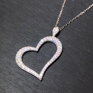 Collana Minimalista con Ciondolo a Cuore per Donne, Catena con Charm d'Amore, Gioiello alla Moda per Uso Quotidiano, Regalo - Product Image 2