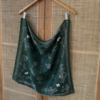 Écharpe carrée imprimée numérique motif dessin animé hiver, en polyester doux imitation soie, longue et légère, pour femme, usage quotidien, vente en gros