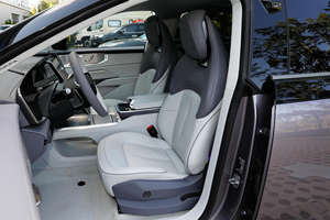 SUV électrique de luxe d'occasion <span class=keywords><strong>Hiphi</strong></span> <span class=keywords><strong>Y</strong></span>, véhicule à énergie nouvelle, 560 765 810 km, grande vitesse, longue autonomie, 4 roues motrices, <span class=keywords><strong>Hiphi</strong></span> X <span class=keywords><strong>Y</strong></span> Z - Product Image 3